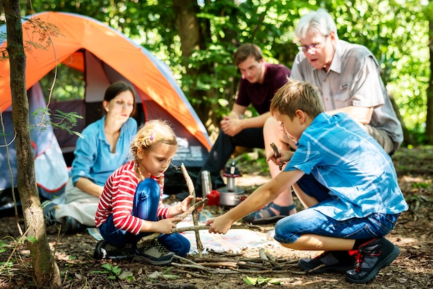 Familiencamping im Wald