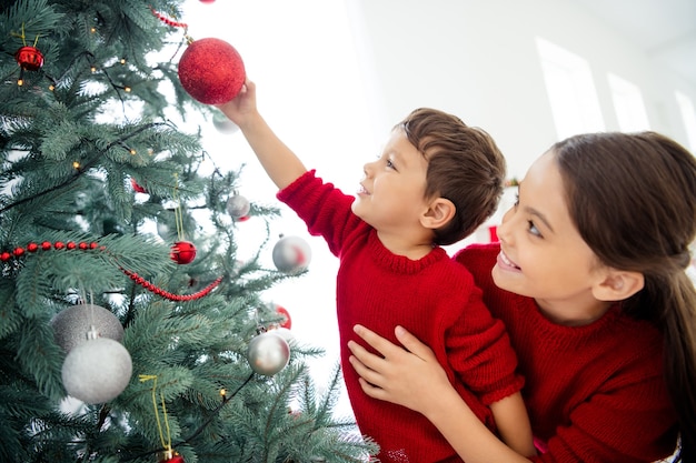 Familienporträt am Weihnachtstag