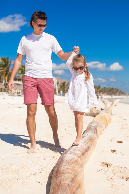 Familienurlaub am weißen Strand