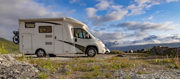 Familienurlaubsreise Wohnwagen Urlaubsreise im Wohnwagen Wohnwagen Urlauf