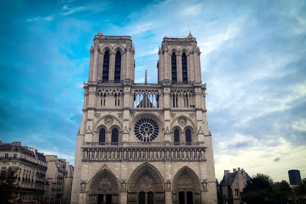 Famosa Catedral de Notre Dame en París Francia