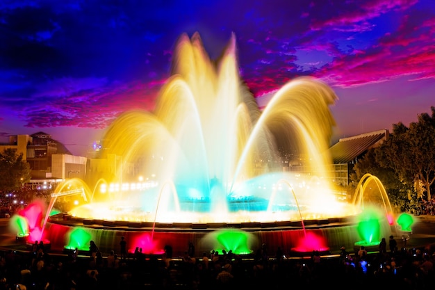 La famosa fuente de Montjuic en Barcelona, España.