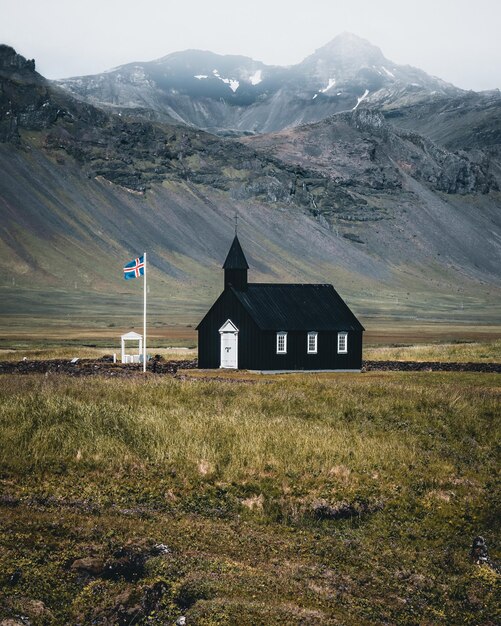 Famosa Iglesia Negra de Budir en Islandia