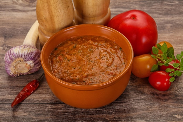 Famosa sopa de tomate con gazpacho español