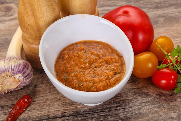 Famosa sopa de tomate con gazpacho español