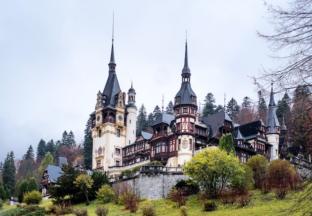 Famoso castillo de peles en rumania