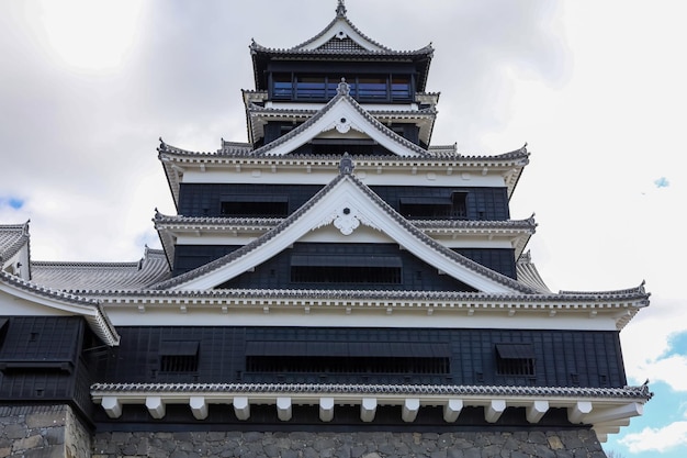 El famoso paisaje antiguo edificio del castillo de Kumamoto en el norte de Kyushu, Japón