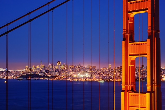 Famoso puente Golden Gate en San Francisco, California, EE.UU.