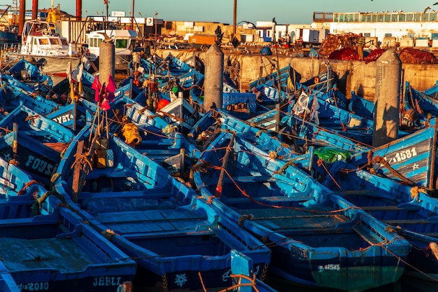 Los famosos barcos azules en el puerto de Essaouira