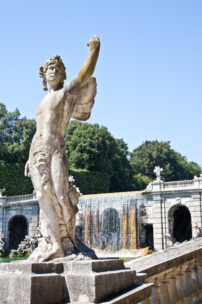 Famosos jardines italianos de Reggia di Caserta, Italia.