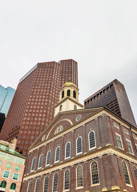 Foto faneuil hall no centro de governo do centro de boston, massachusetts, eua.