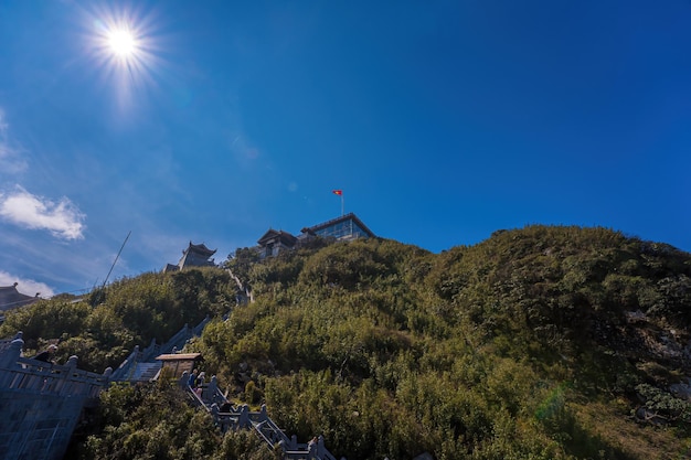 FANSIPAN Estación de montaña Pico el más alto de Indochina hermoso templo ubicado famoso destino de viaje de atracción en la cordillera de Sa Pa Hoang Lien Son Lao Cai