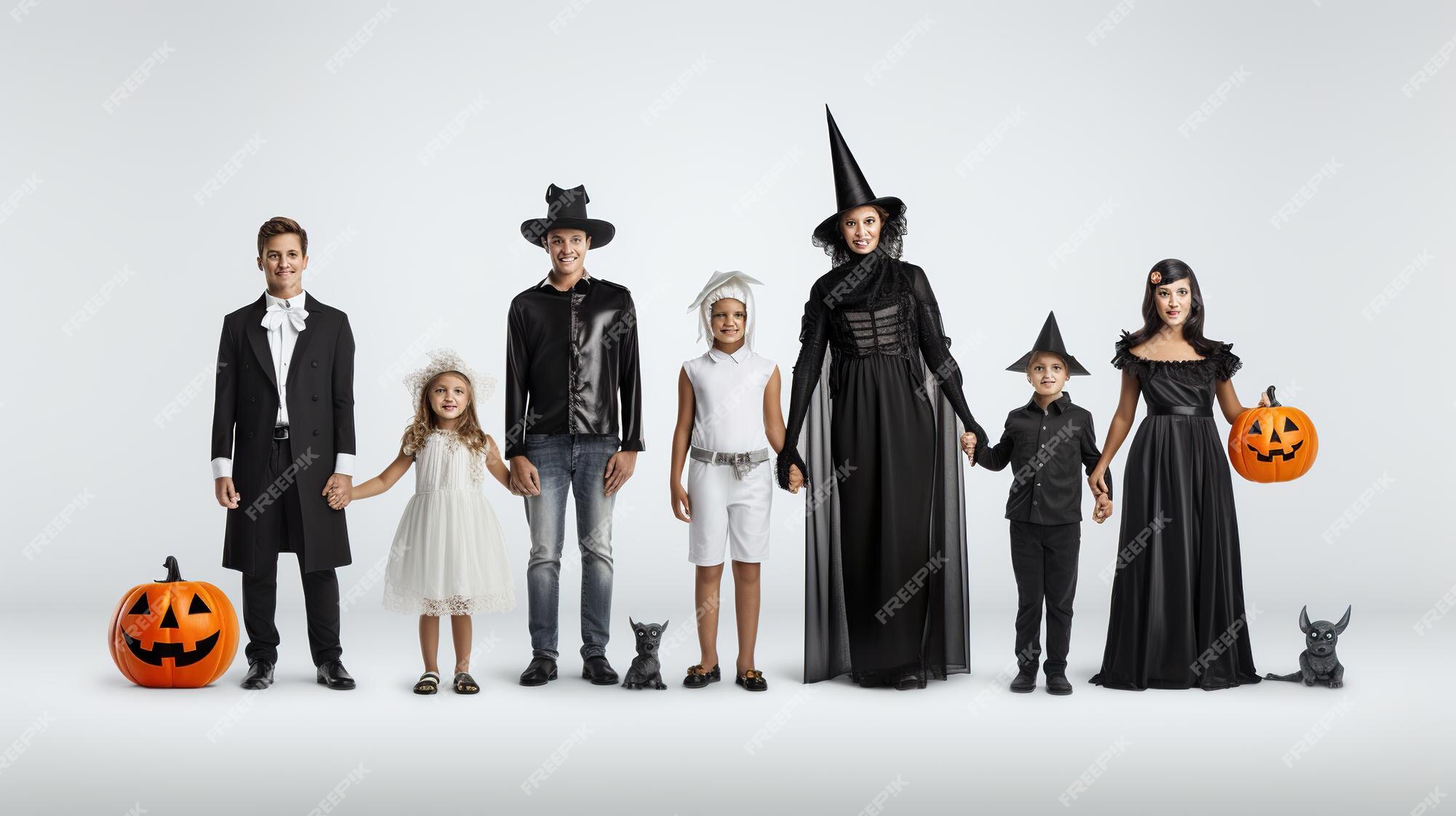 Resultado de imagem para fantasia familia  Family halloween costumes,  Family costumes, Halloween costumes