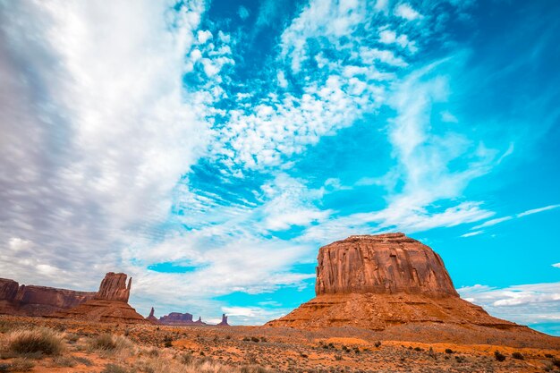 Fantástica vista del Parque Nacional Monument Valley en Three Sisters Utah