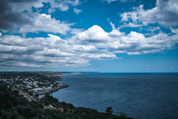 Fantástica vista sobre el fabuloso mar de puglia