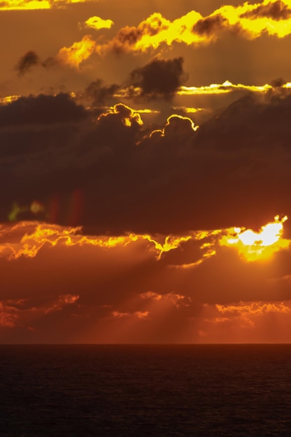 Fantastischer Sonnenuntergang am Strand von Conil de la Frontera Cadiz Spanien