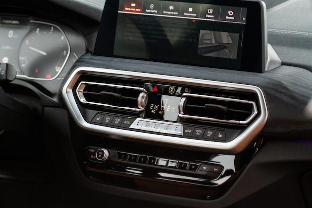 Farbe Auto Klimaanlage Tasten Nahaufnahme in einem Auto Auto Temperatur Klimaanlage Armaturenbrett Panelx9