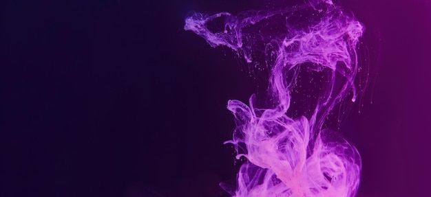 Farbe Rauch Neon Hintergrund lila Tinte Wasserschleier
