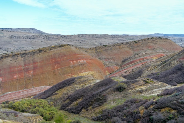 Farbenfrohes, spektakuläres Talpanorama in der Gareja-Wüste Georgia