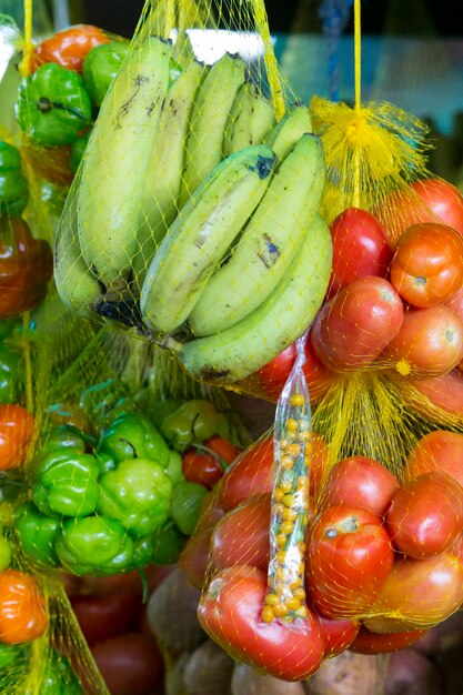 Farbige frische Früchte zum Verkauf auf dem Obstmarkt Brasilien