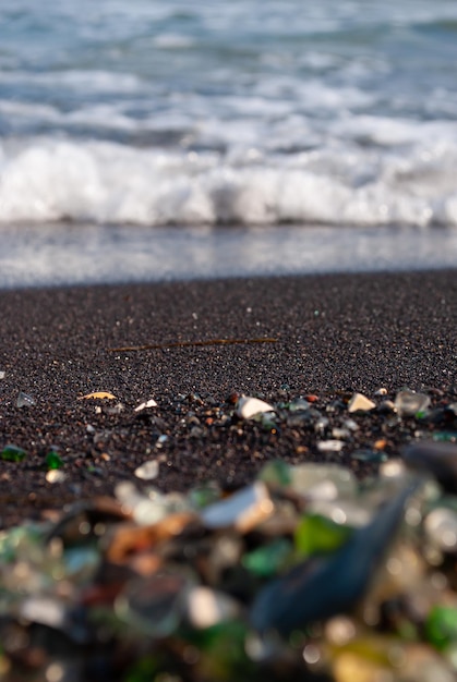 Farbige Gläser im Meer Exotisch