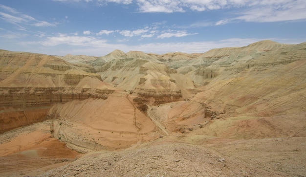 farbige Hügel Berge von Dschingis Khan Kasachstan