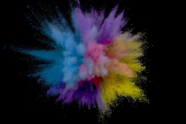 Farbige Pulverexplosion. Abstrakter Nahaufnahmestaub auf Hintergrund. Bunte explodieren. Holi Paint malen