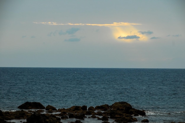 Farbige Wolken bei Sonnenuntergang