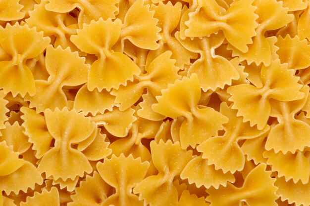 Farfalle de pasta italiana. Arcos de pasta