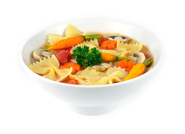 Farfalle Pasta Soup com Cenoura, Cebola e Cogumelos Comida Italiana Fudion Dish vista lateral