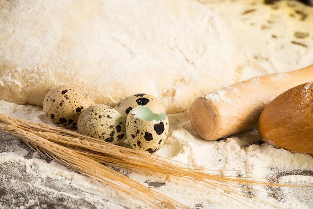 Farinha ovos pão branco espigas de trigo