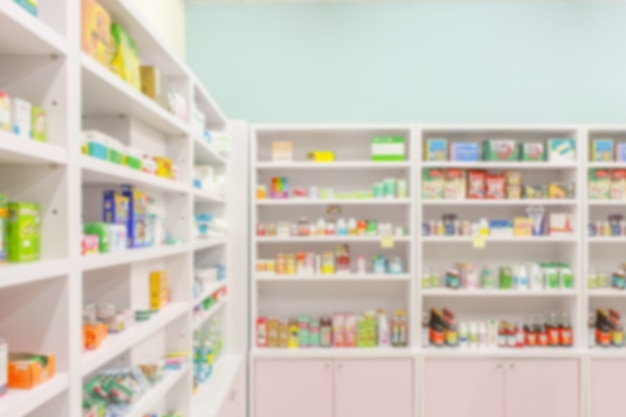 Farmácia drogaria desfocando um fundo abstrato com remédios e produtos de saúde nas prateleiras