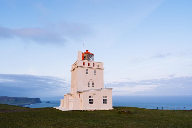 Faro de Cabo Dyrholaey Islandia