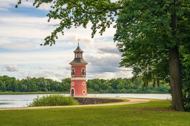 Faro cerca del castillo de Moritzburg en Sajonia, Alemania