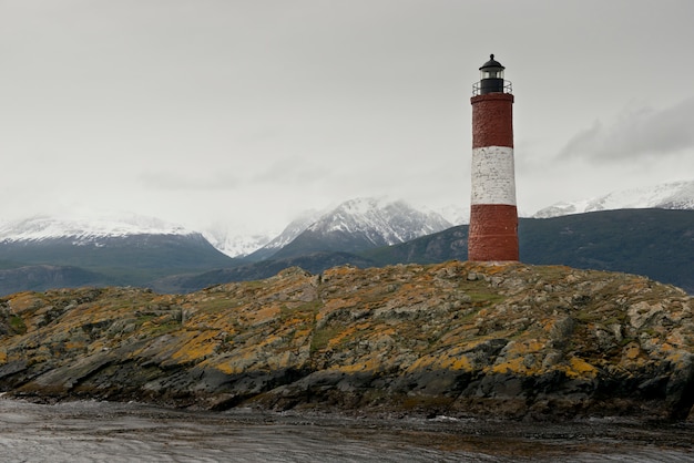 Faro Les Eclaireurs en el Canal Beagle