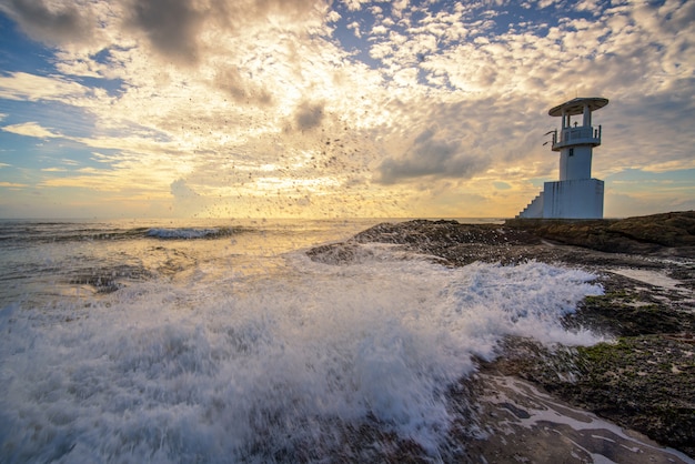 Faro y tormenta en Khao Lak, Tailandia Lamdmark