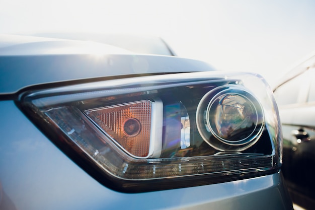 Foto farol de carro com campo de profundidade rasa