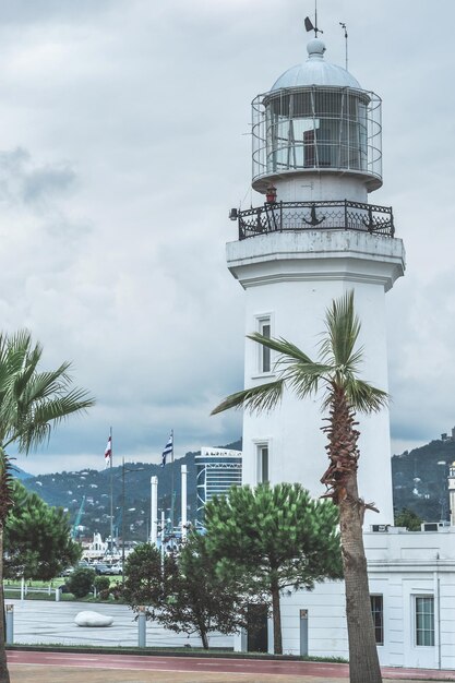 Farol no aterro de batumi