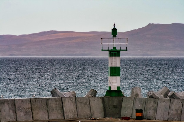 Farol no porto de camarones