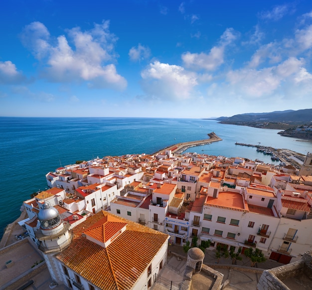 Farol Peniscola e vila na Espanha