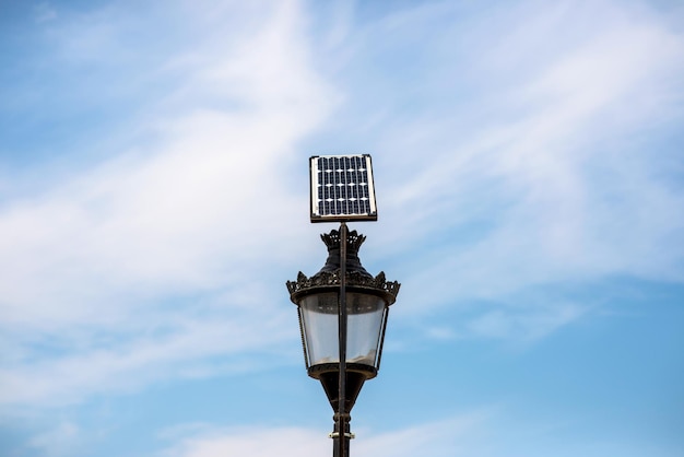 Farolas con paneles solares