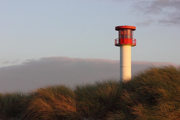 Faros contra el cielo