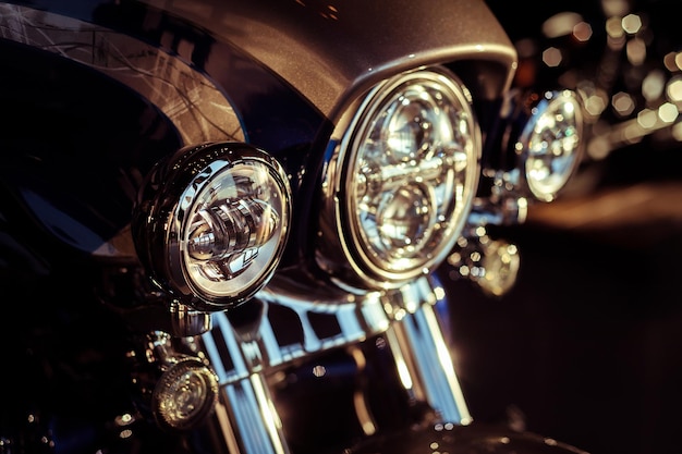 Faros de moto grandes y redondos