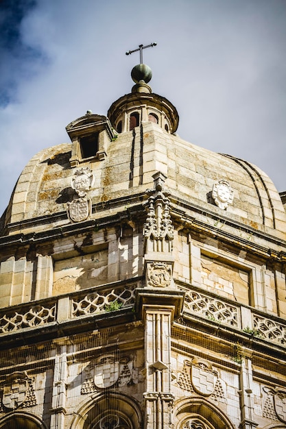 Fassade der Kathedrale von Toledo, spanische Kirche