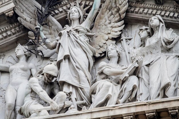 Fassade der Nationalbibliothek in Madrid, Spanien