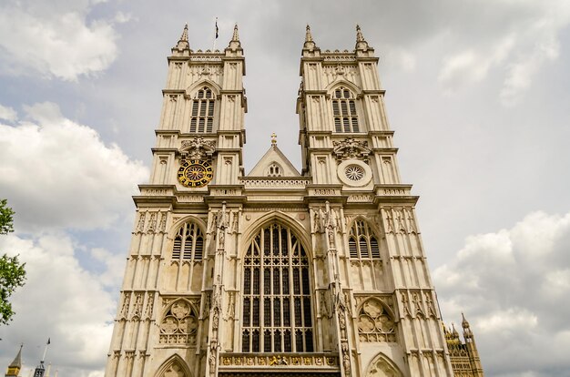 Fassade der Westminster Abbey in London, Großbritannien