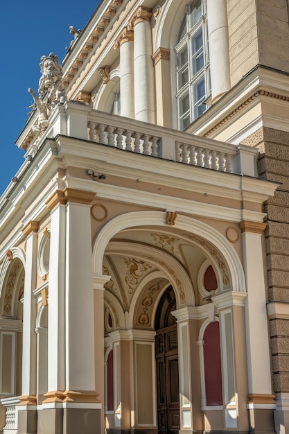 Fassade des Opern- und Balletttheaters in Odessa, Ukraine