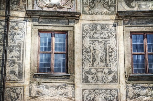 Fassade des Palazzo della Carovana in Pisa in hdr Italien