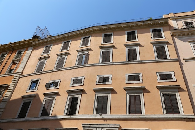 Fassade eines Gebäudes in Rom Italien