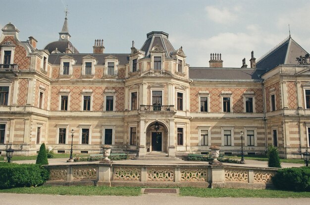 Foto fassade eines historischen gebäudes gegen den himmel